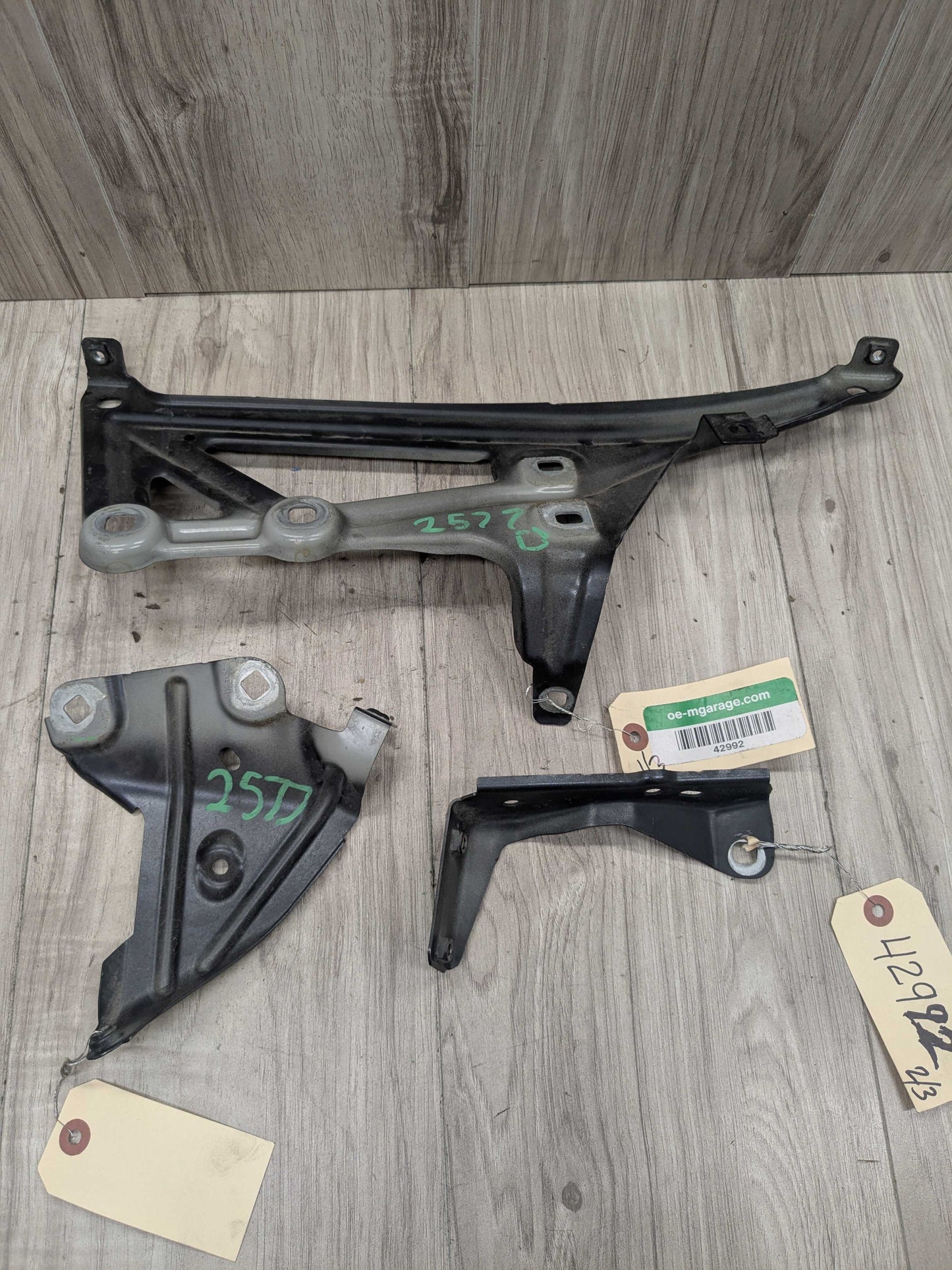 16-22 OEM BMW F48 X1 28i 28iX Front Left Driver Side Fender Holder Bracket SET