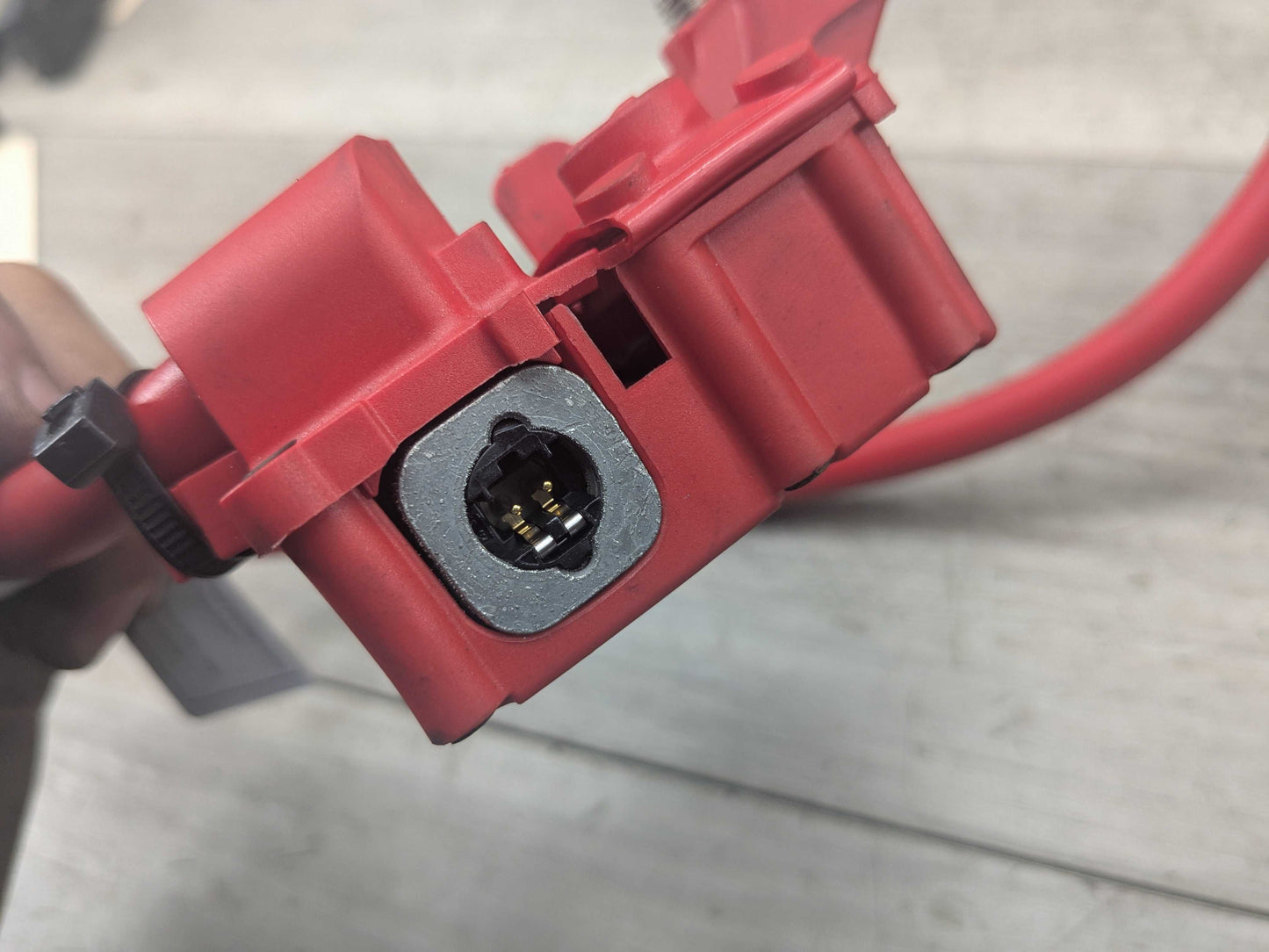 OEM BMW E84 E82 E88 E90 E92 335 M3 Battery Plus Pole Terminal Positive Red Cable