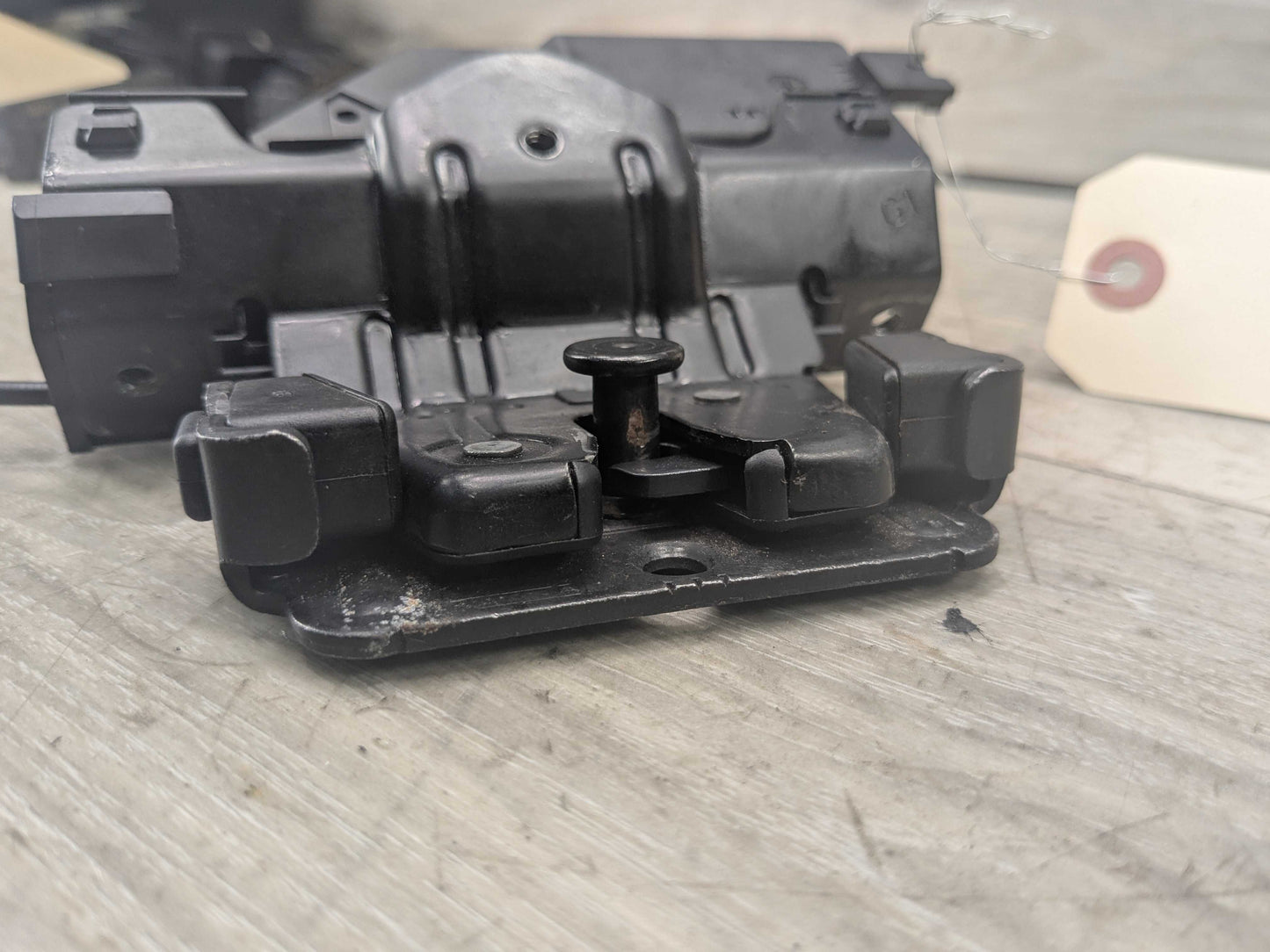 OEM BMW E82 E88 E90 E92 E93 Rear Trunk Lid Latch Lock Opener Actuator w/ Cable
