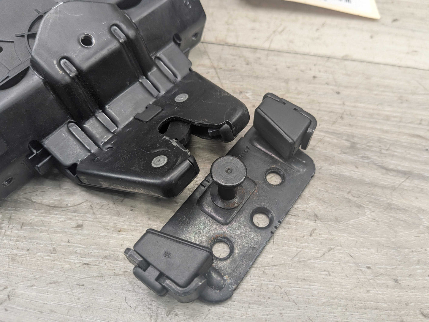 OEM BMW E82 E88 E90 E92 E93 Rear Trunk Lid Latch Lock Opener Actuator w/ Cable