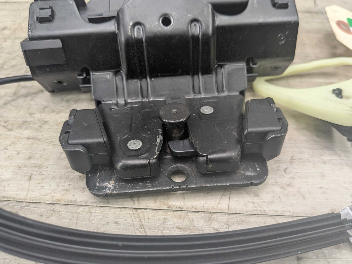 OEM BMW E82 E88 E90 E92 E93 Rear Trunk Lid Latch Lock Opener Actuator w/ Cable