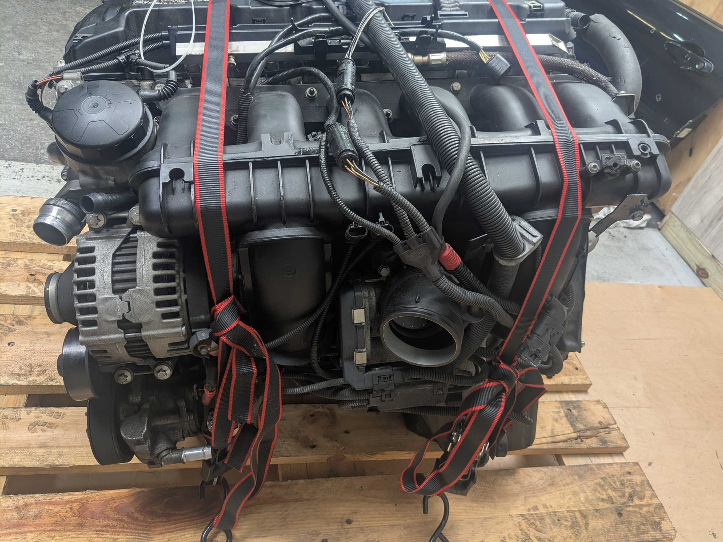 OEM BMW E88 E90 E92 E93 N52 COMPLETE ENGINE MOTOR RWD 121k Ran! Video!
