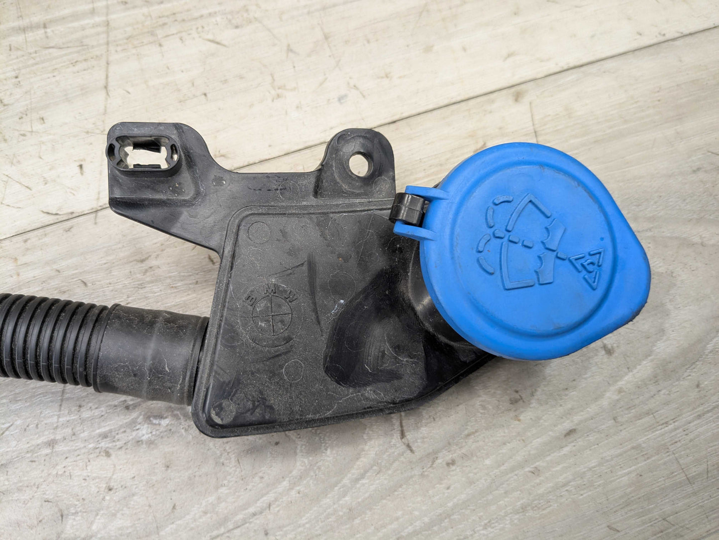 OEM BMW G20 G22 330 M340 430 M440 Windshield Wipe Washer Bottle Tank Reservoir