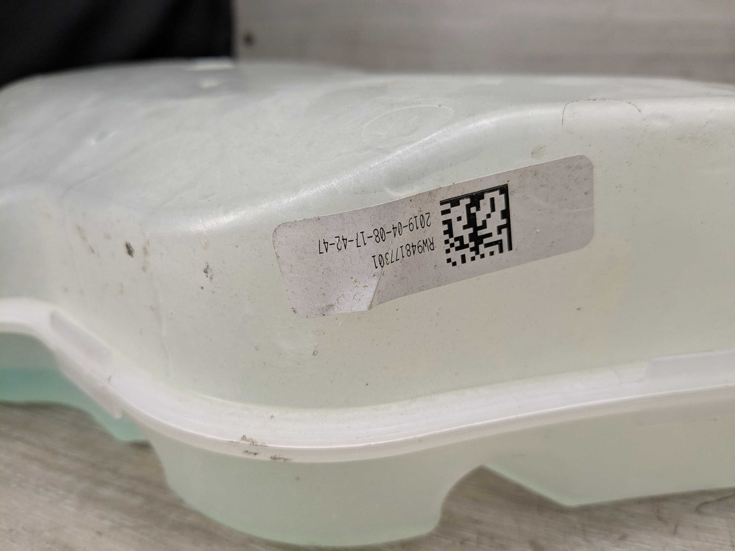 OEM BMW G20 G22 330 M340 430 M440 Windshield Wipe Washer Bottle Tank Reservoir