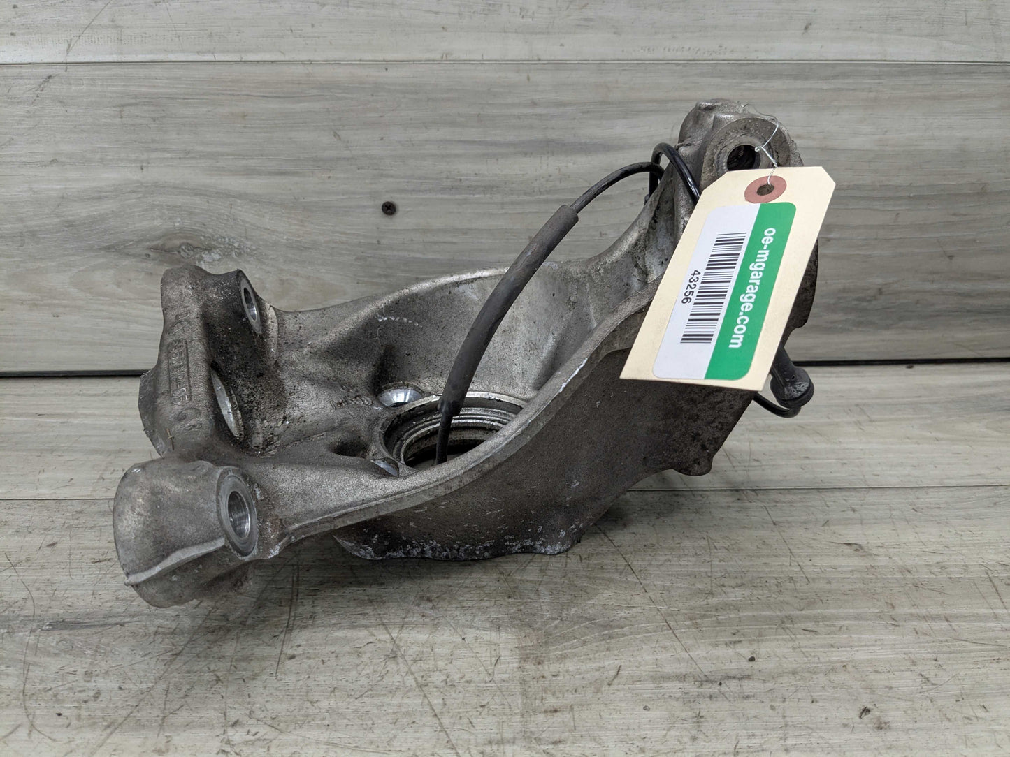 OEM BMW F22 F23 F30 F32 F33 AWD Front Left Driver Spindle Hub Carrier Knuckle