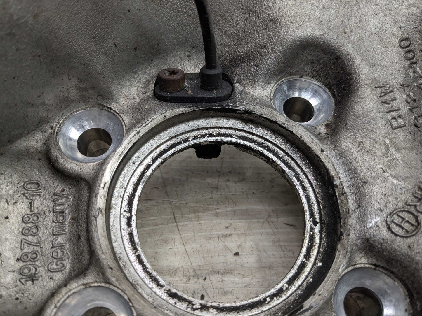 OEM BMW F22 F23 F30 F32 F33 AWD Front Left Driver Spindle Hub Carrier Knuckle