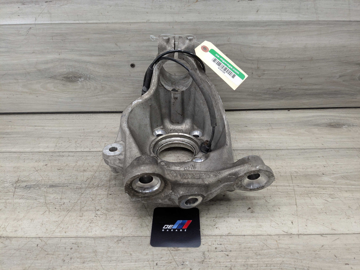 OEM BMW F22 F23 F30 F32 F33 AWD Front Left Driver Spindle Hub Carrier Knuckle