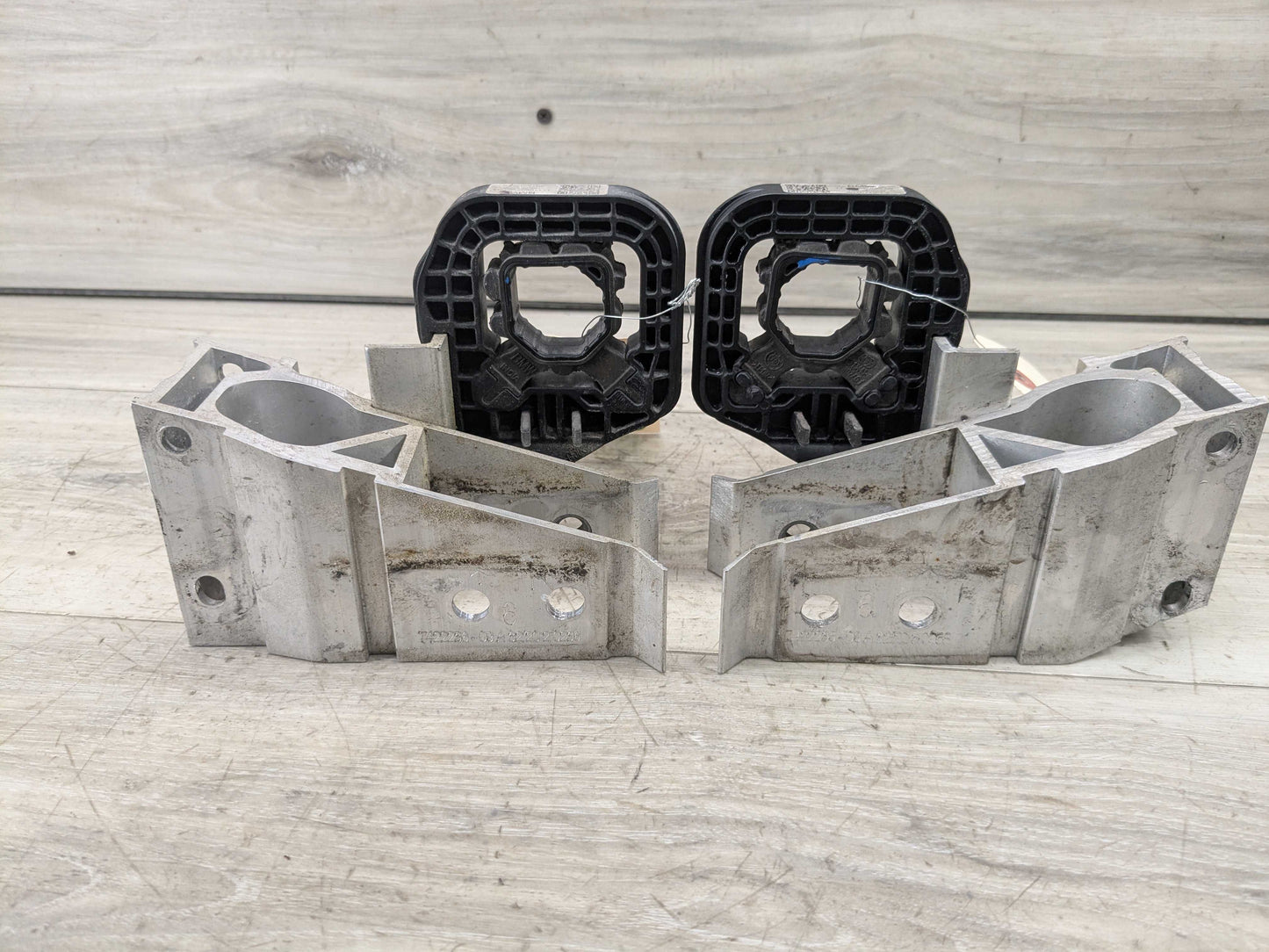 OEM BMW G20 G22 G23 330 M340 430 M440 Left Right Radiator Supports Brackets SET