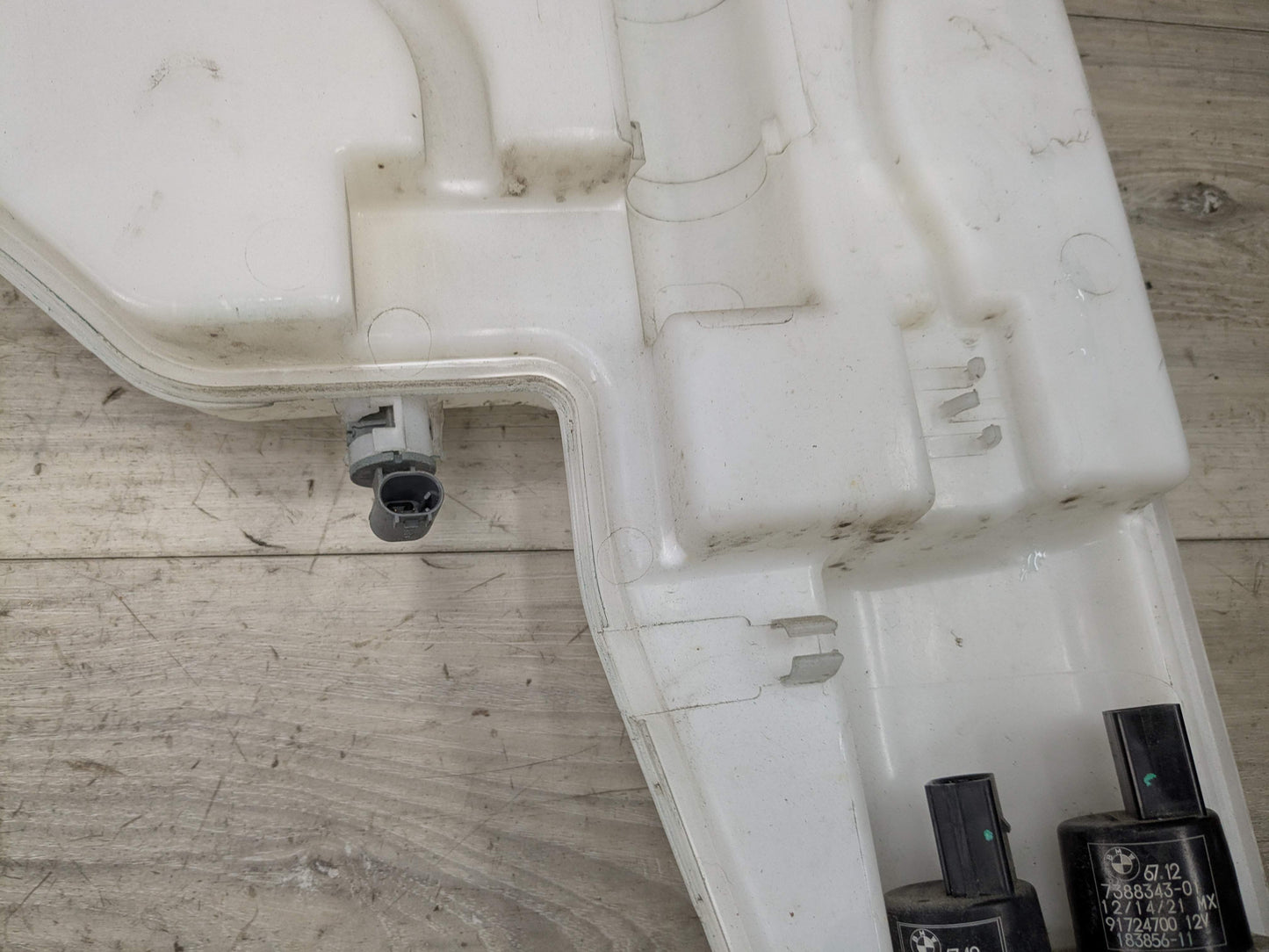 11-18 OEM BMW F25 F26 X3 X4 Windshield Wipe Washer Bottle Tank Reservoir