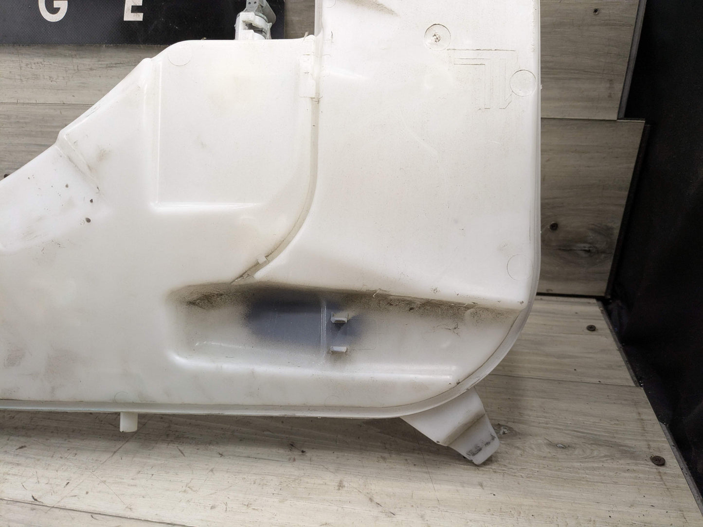 11-18 OEM BMW F25 F26 X3 X4 Windshield Wipe Washer Bottle Tank Reservoir