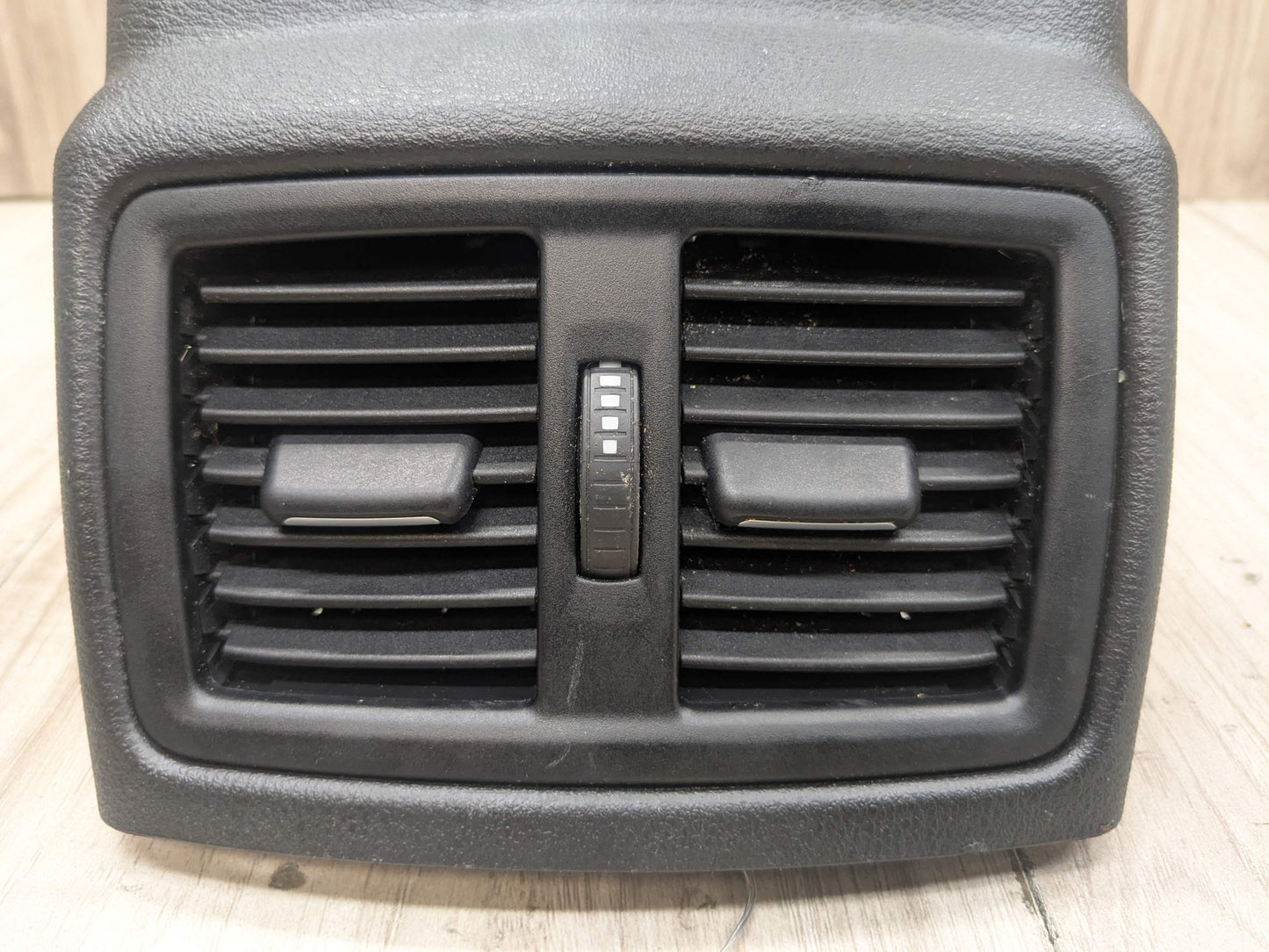 16-22 OEM BMW F39* F48 X1 X2 28i 28iX M35iX Rear Center AC Air Vent Grille Black