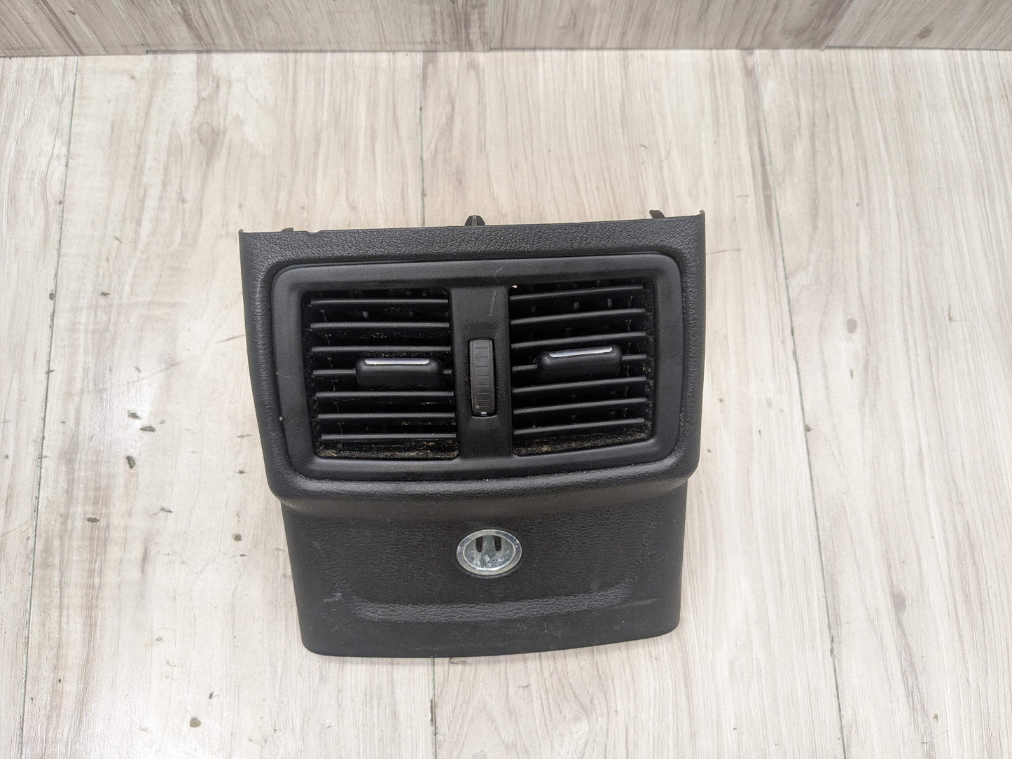16-22 OEM BMW F39* F48 X1 X2 28i 28iX M35iX Rear Center AC Air Vent Grille Black