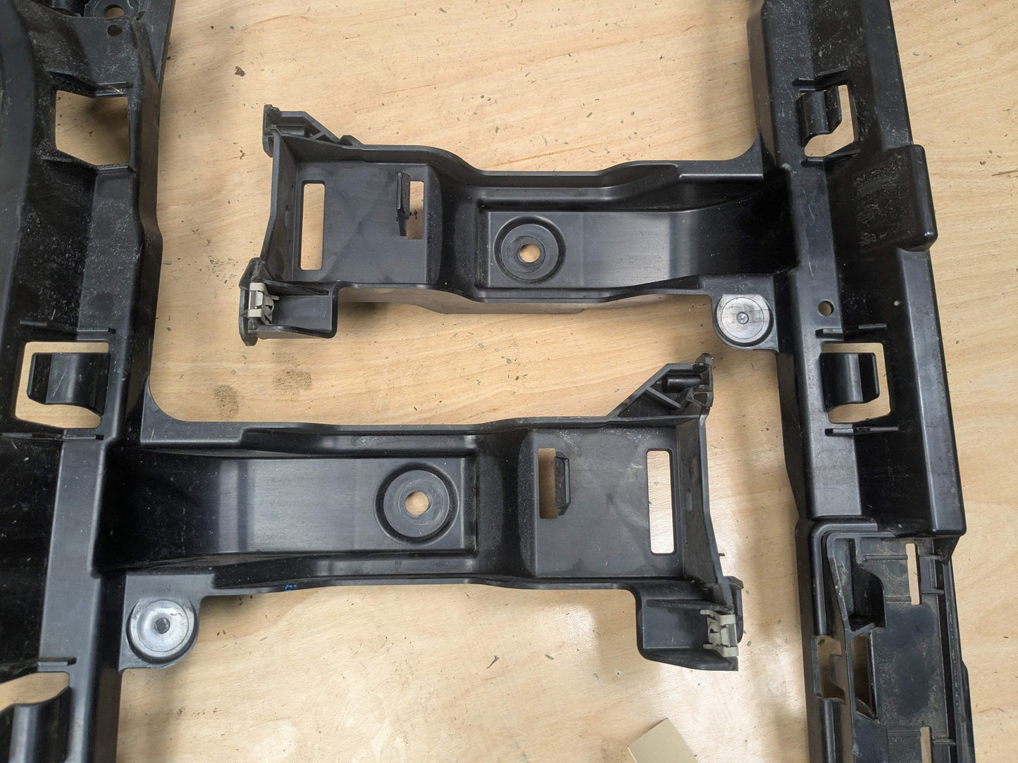 16-22 OEM BMW F48 X1 Rear Bumper Right Left Side Brackets Mounts Supports PAIR