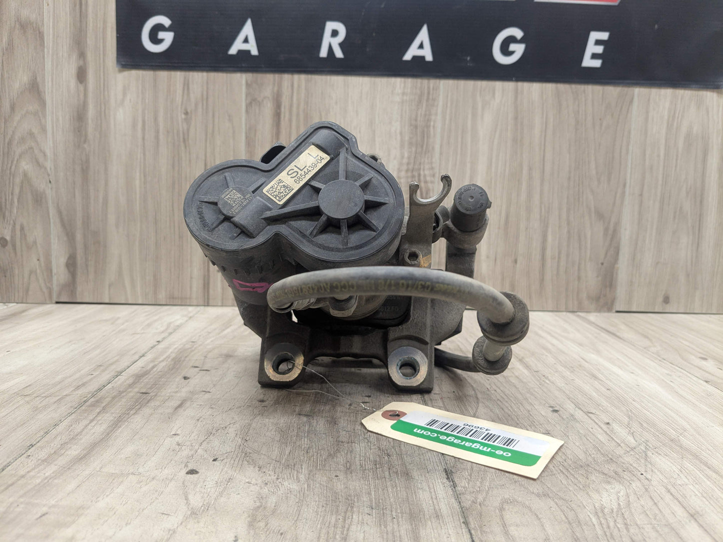 16-24 OEM BMW F39 F44 F48 X1 X2 28 228 REAR Left Driver Brake Caliper