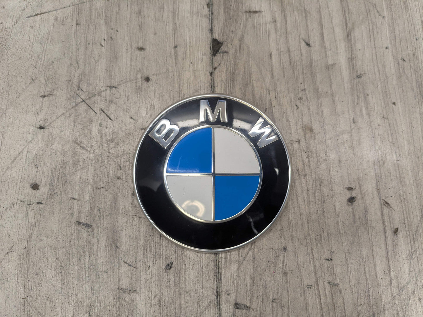 OEM BMW F15 F16 F48 F85 F91 G16 U11 X1 M8 Hood Bonnet Emblem Badge Logo Symbol