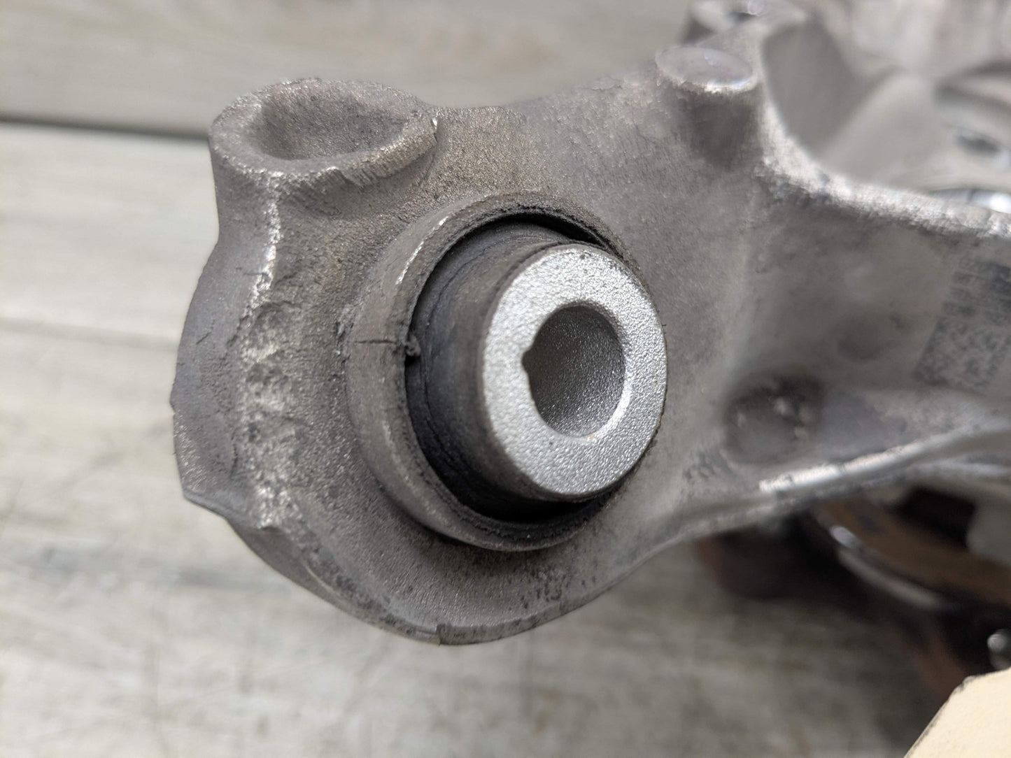 OEM BMW G20 330 M340 REAR Right Passenger Knuckle Wheel Hub Spindle Bearing