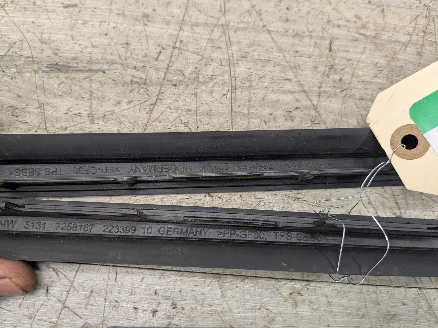 *12-20 OEM BMW F30 F31 F80 M3 Front Left Right Windshield Side Drip Molding PAIR