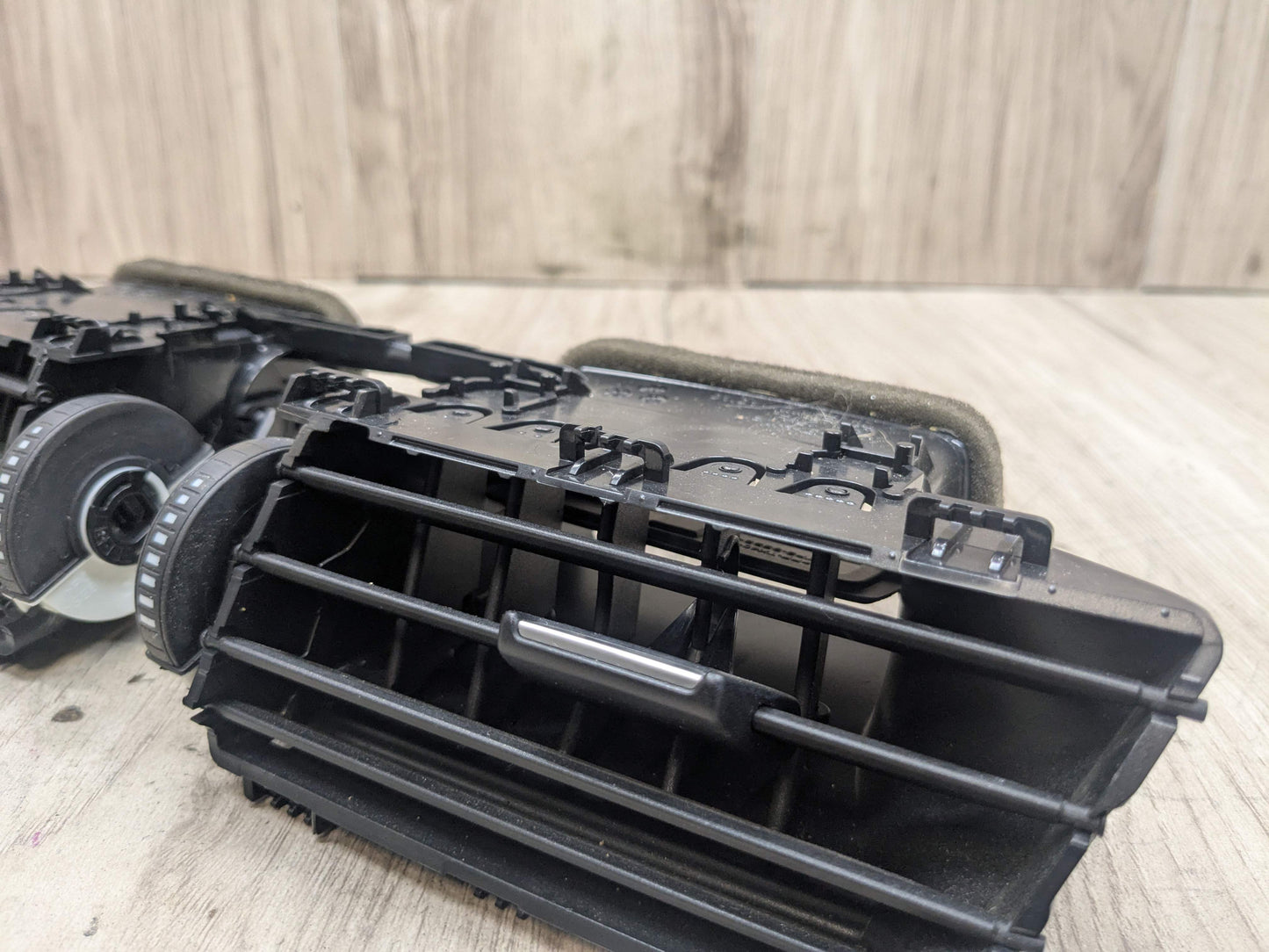 16-23 OEM BMW F39 F48 X1 X2 Center Middle Dash Fresh Air AC Vent Grill Grille