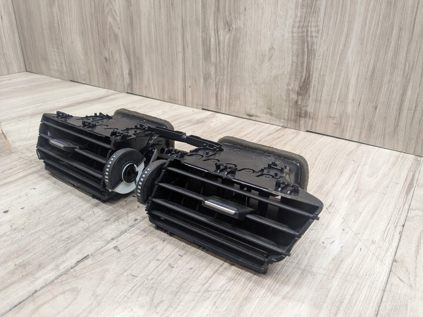 16-23 OEM BMW F39 F48 X1 X2 Center Middle Dash Fresh Air AC Vent Grill Grille