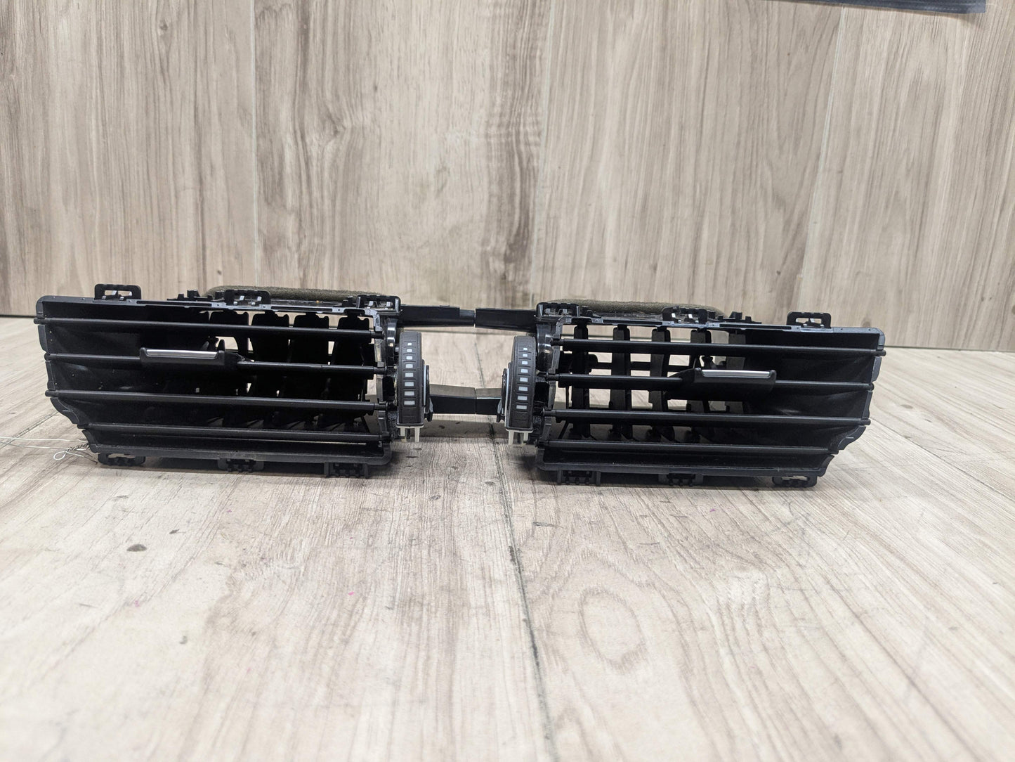 16-23 OEM BMW F39 F48 X1 X2 Center Middle Dash Fresh Air AC Vent Grill Grille