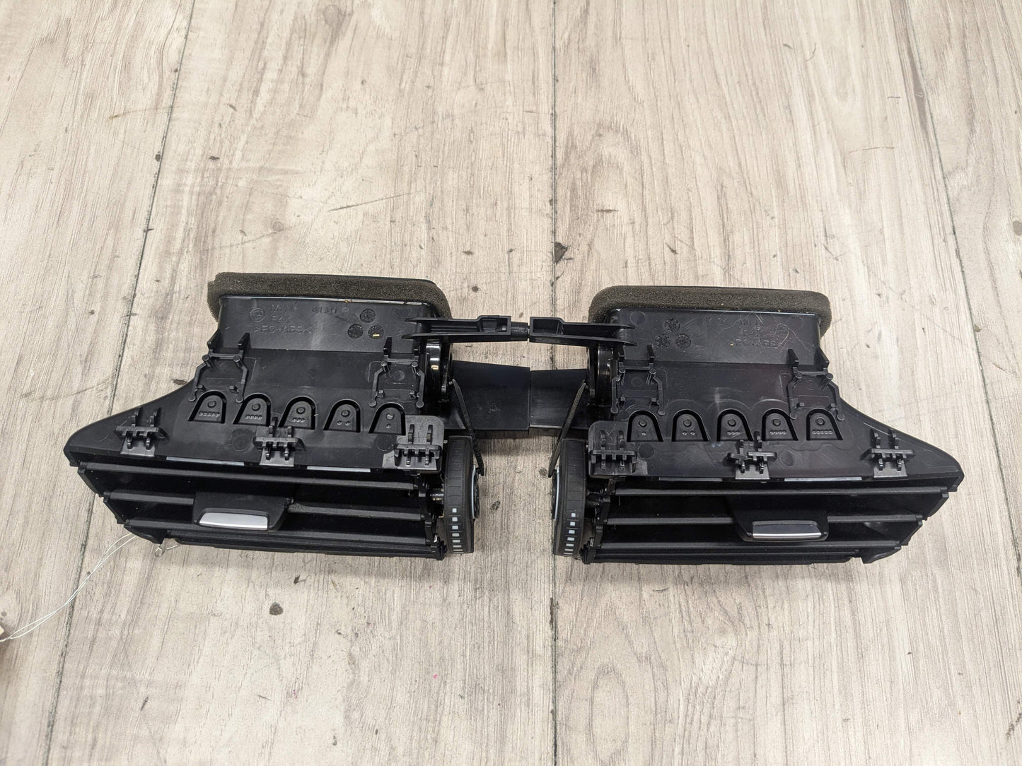 16-23 OEM BMW F39 F48 X1 X2 Center Middle Dash Fresh Air AC Vent Grill Grille