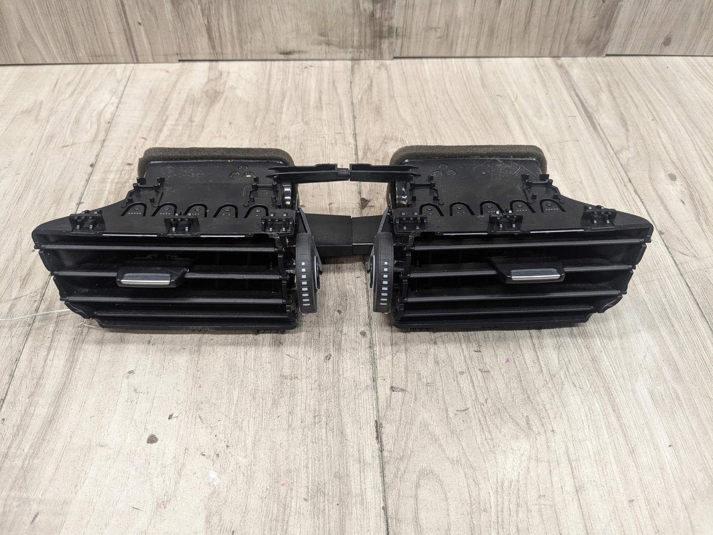 16-23 OEM BMW F39 F48 X1 X2 Center Middle Dash Fresh Air AC Vent Grill Grille