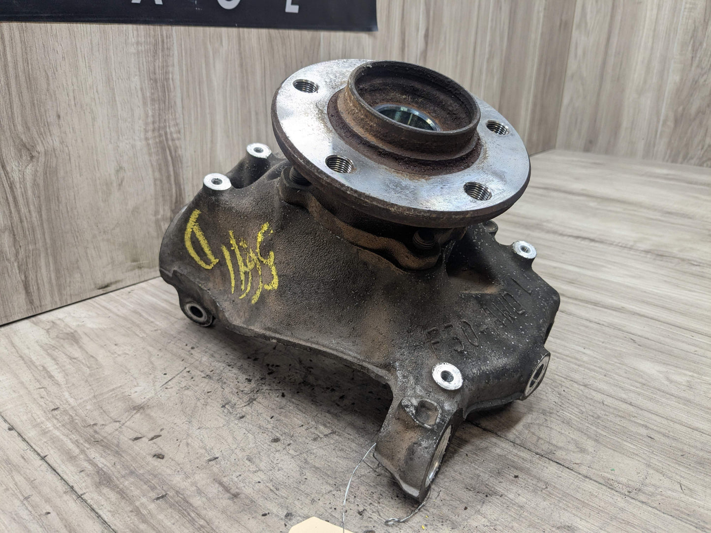 OEM BMW F22 F23 F30 F32 F33 AWD Front Left Driver Spindle Hub Carrier Knuckle