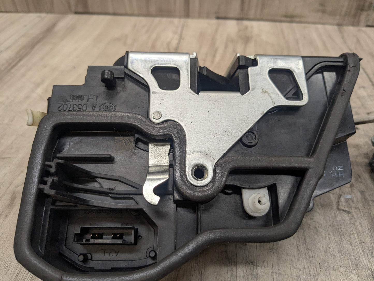 OEM BMW E82 E90 F10 F23 F30 F32 E60 F01 M4 X6 REAR LEFT Door Lock Latch Actuator