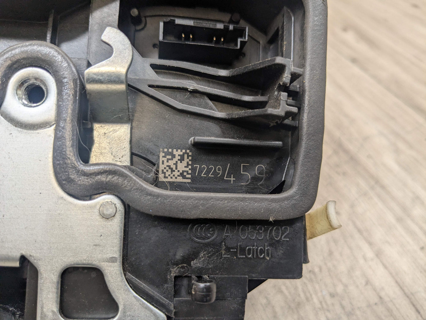 OEM BMW E82 E90 F10 F23 F30 F32 E60 F01 M4 X6 REAR LEFT Door Lock Latch Actuator