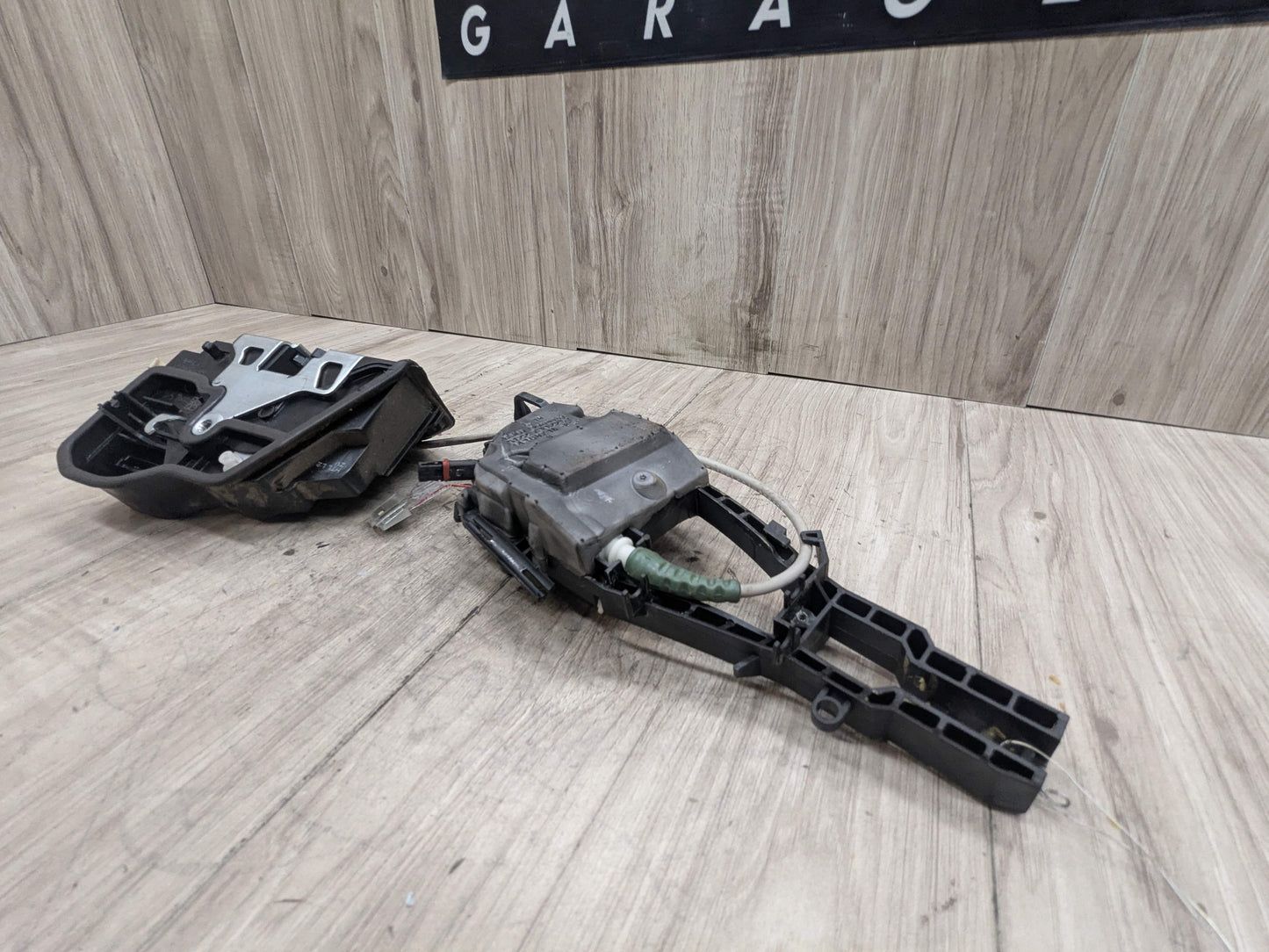 OEM BMW E82 E90 F10 F23 F30 F32 E60 F01 M4 X6 REAR LEFT Door Lock Latch Actuator