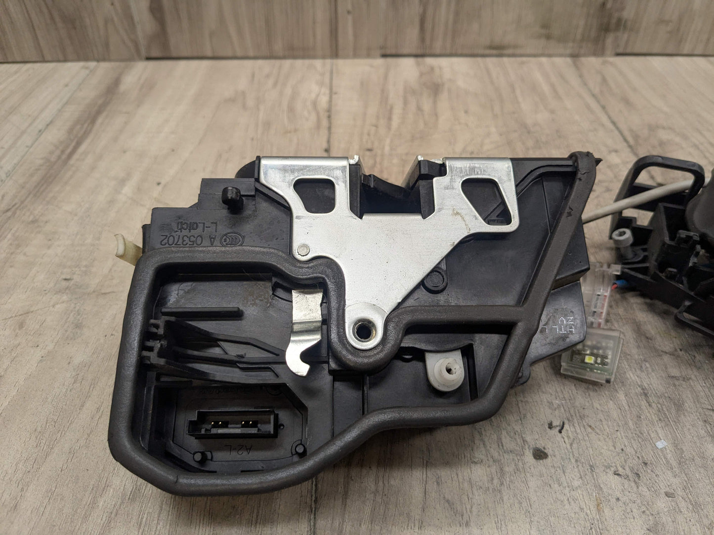 OEM BMW E82 E90 F10 F23 F30 F32 E60 F01 M4 X6 REAR LEFT Door Lock Latch Actuator