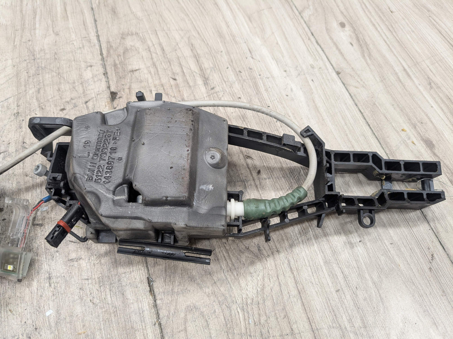 OEM BMW E82 E90 F10 F23 F30 F32 E60 F01 M4 X6 REAR LEFT Door Lock Latch Actuator