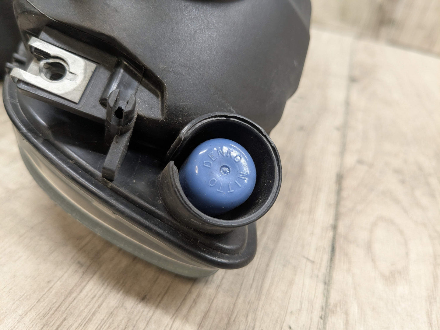 07-13 OEM BMW E92 E93 328 335 Front Bumper Right Passenger Side Fog Light Lamp