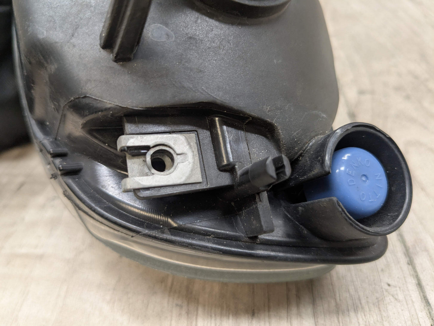 07-13 OEM BMW E92 E93 328 335 Front Bumper Right Passenger Side Fog Light Lamp