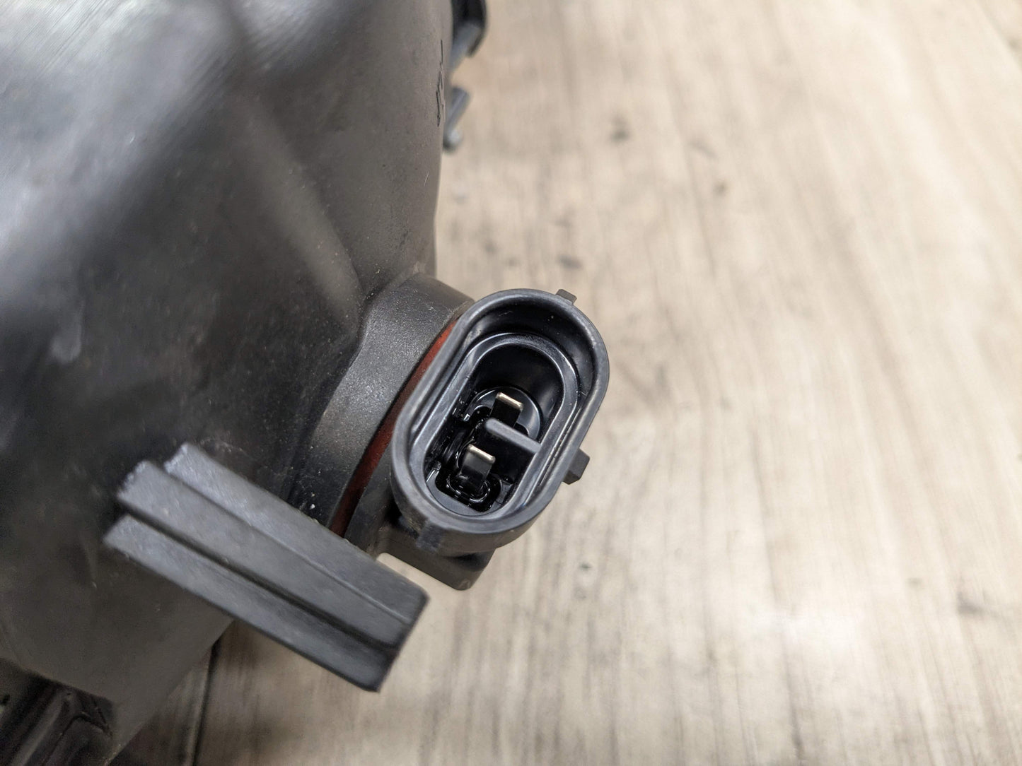 07-13 OEM BMW E92 E93 328 335 Front Bumper Right Passenger Side Fog Light Lamp