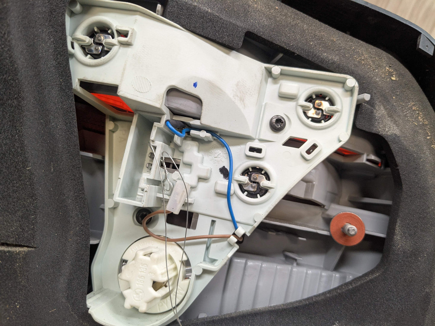 07-10 OEM BMW E93 328 335 M3 CONVERTIBLE Rear Right Passenger Outer Tail Light