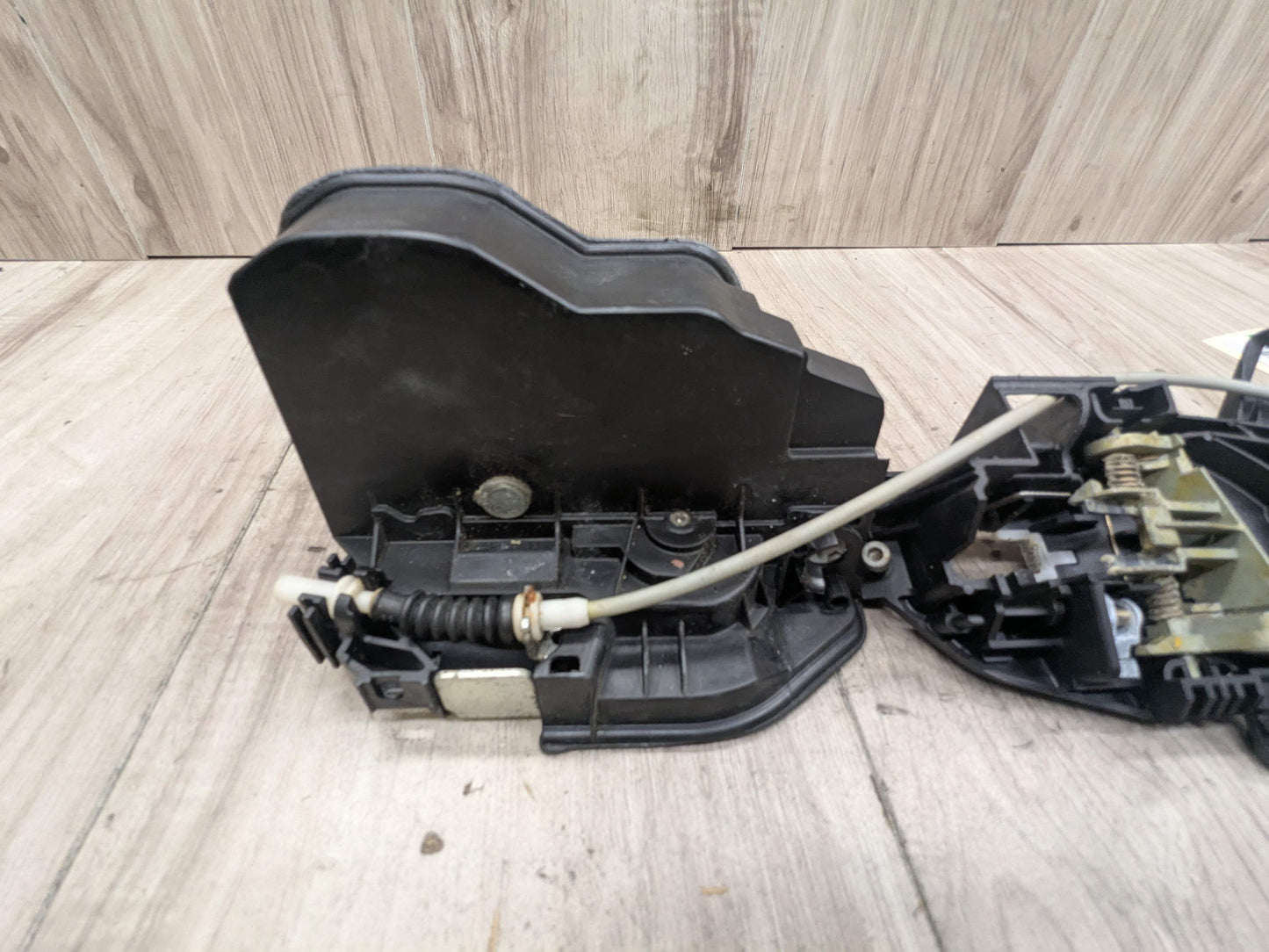 BMW E82 E90 E92 F22 F30 F32 E60 F10 M3 X5 Front LEFT Door Lock Latch Actuator