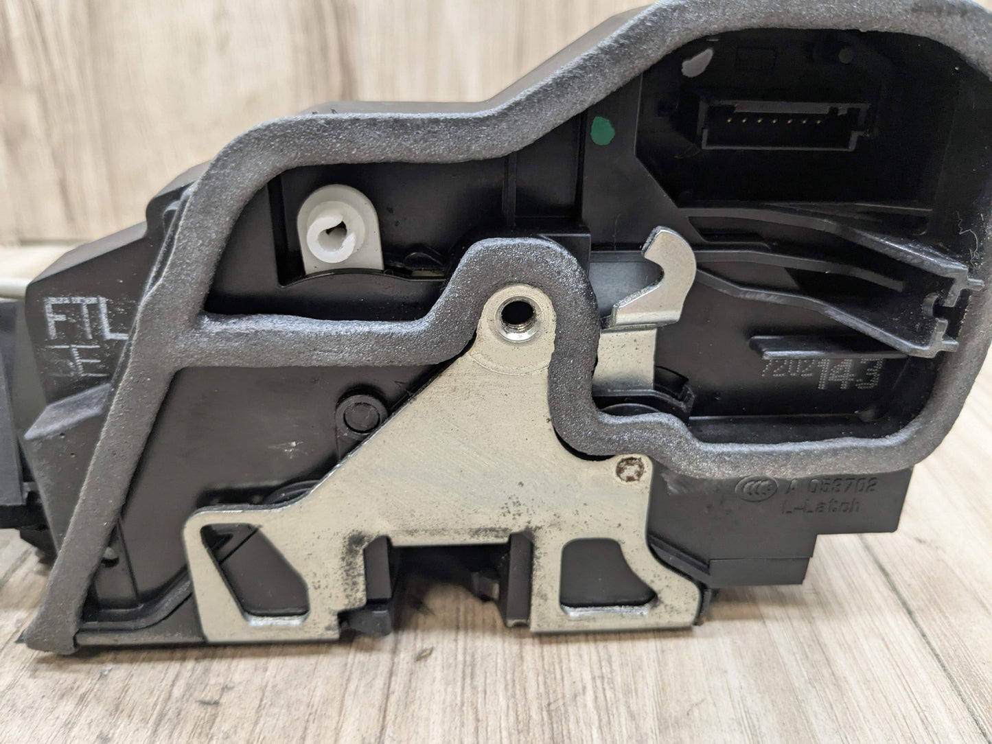 BMW E82 E90 E92 F22 F30 F32 E60 F10 M3 X5 Front LEFT Door Lock Latch Actuator
