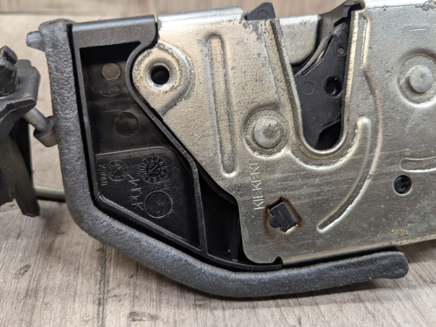 BMW E82 E90 E92 F22 F30 F32 E60 F10 M3 X5 Front LEFT Door Lock Latch Actuator