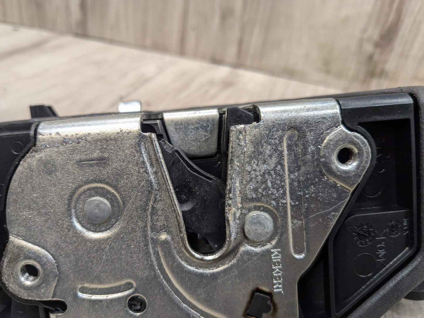 OEM BMW E82 E90 F23 F30 F32 E60 F01 M4 X6 REAR RIGHT Door Lock Latch Actuator