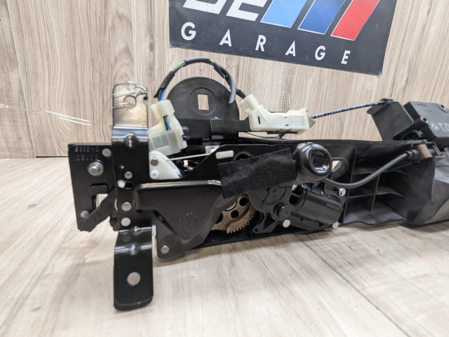 OEM BMW E93 F33 F83 M4 Convertible Trunk Lid Lock Latch Mechanism Assembly