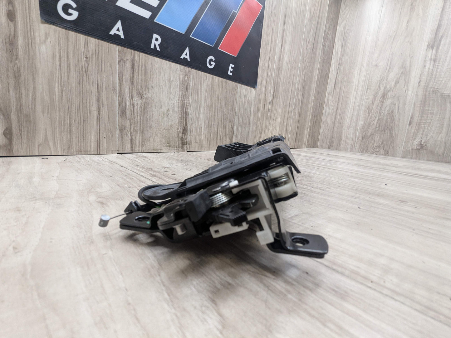 OEM BMW E93 F33 F83 M4 Convertible Trunk Lid Lock Latch Mechanism Assembly