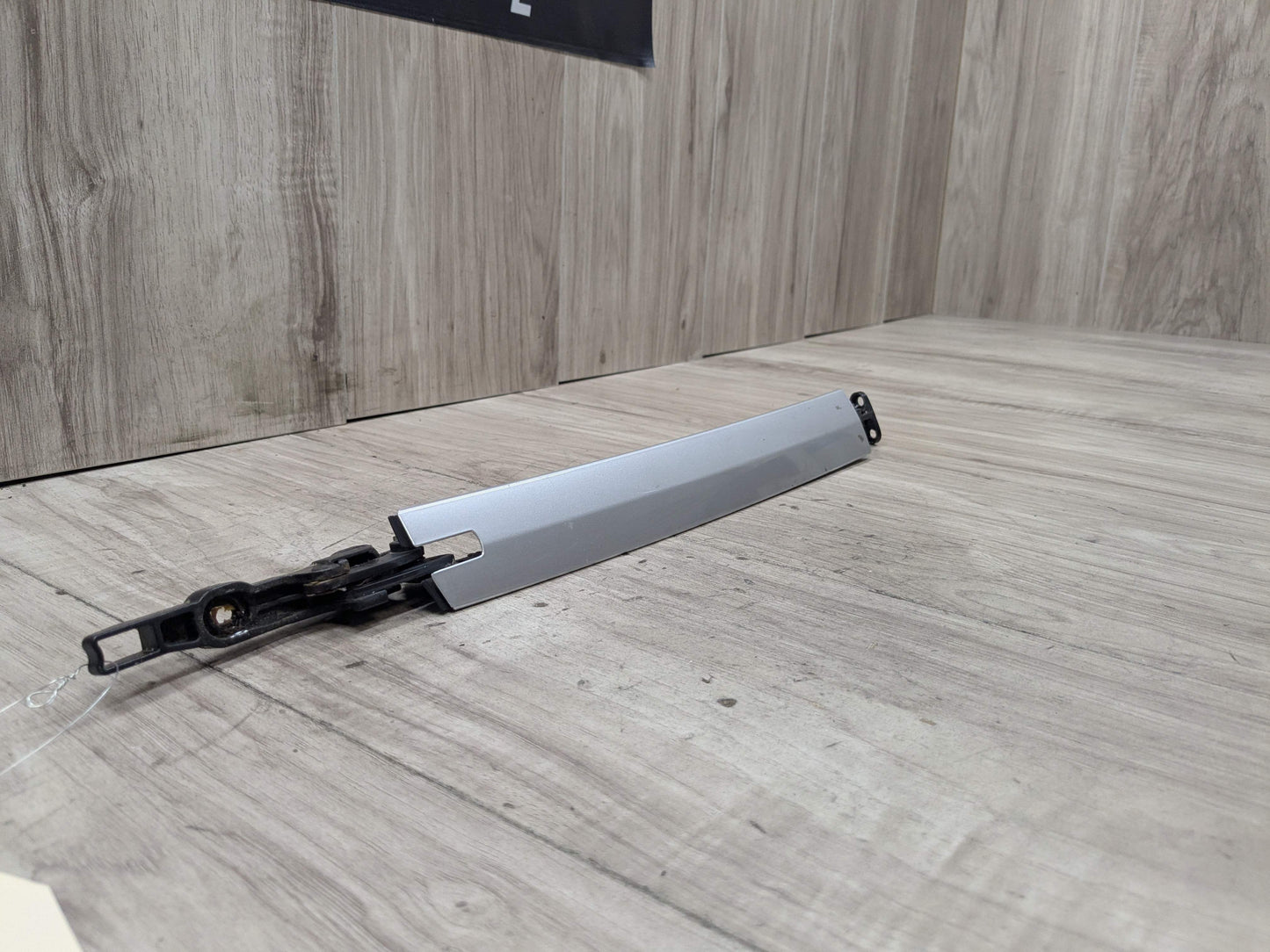 OEM BMW E93 335 M3 F33 F83 M4 Convertible Roof Top Hinge Cover Right Silver