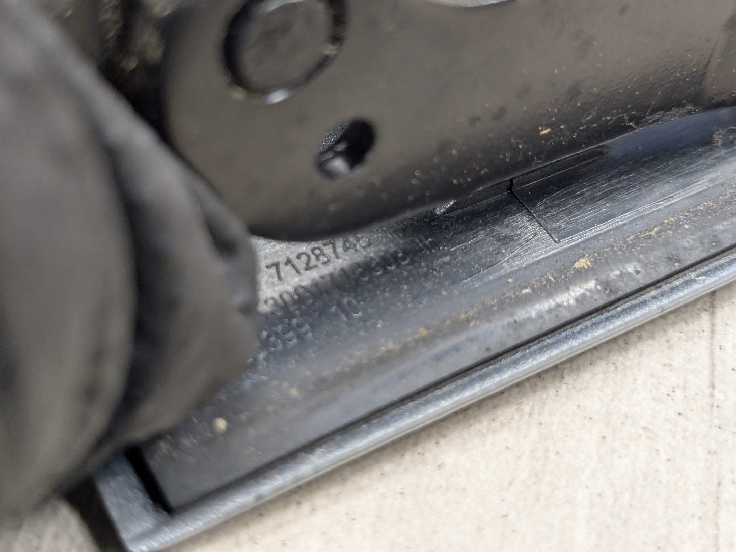 OEM BMW E93 335 M3 F33 F83 M4 Convertible Roof Top Hinge Cover Right Silver