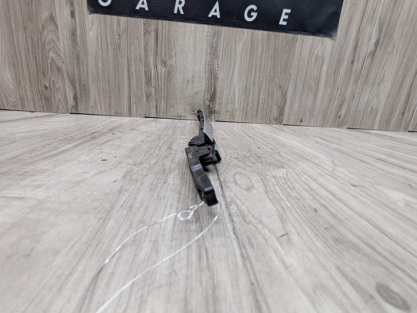 OEM BMW E93 335 M3 F33 F83 M4 Convertible Roof Top Hinge Cover Right Silver