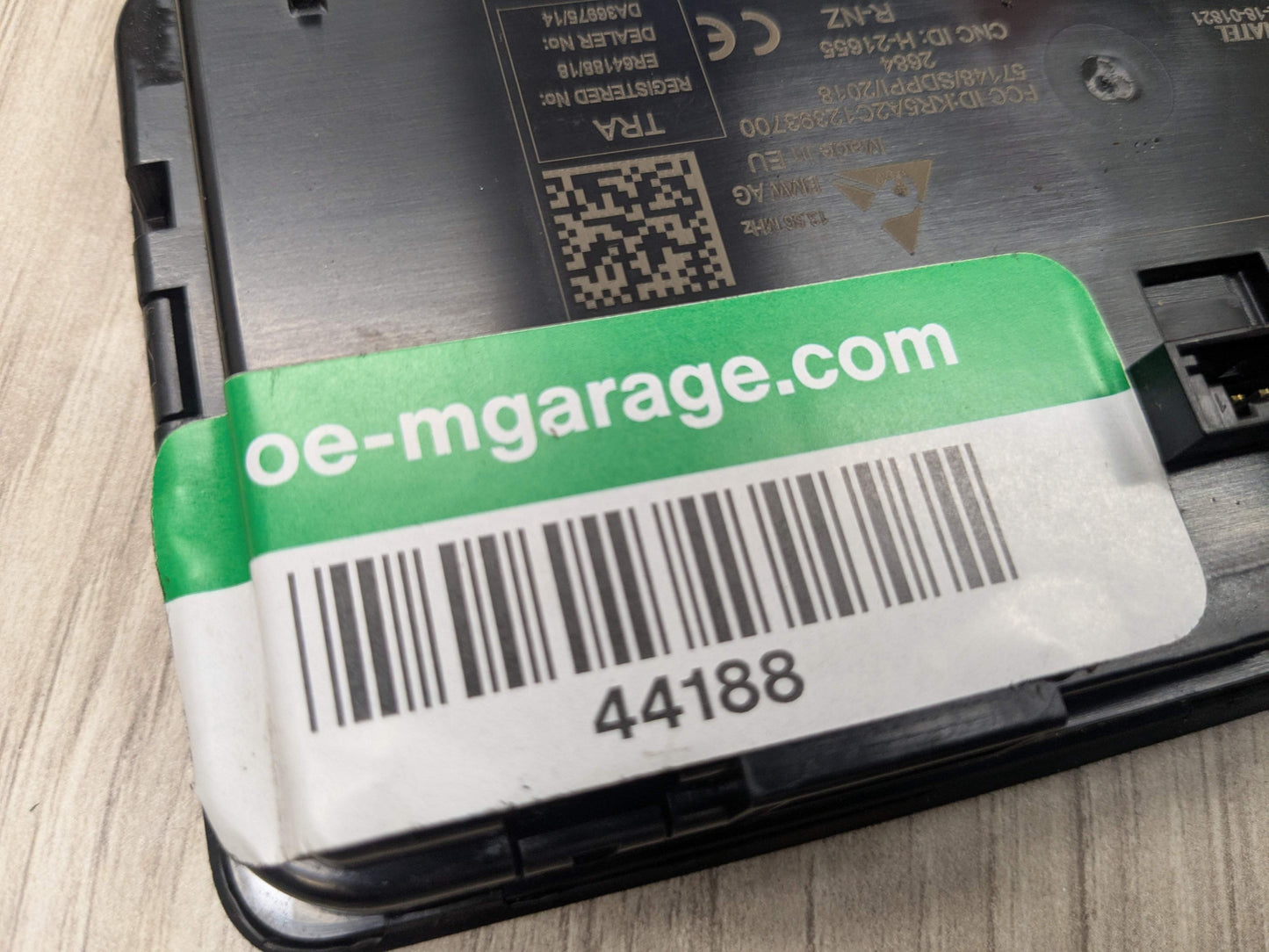 OEM BMW G20 G22 G23 G26 G80 M3 Center Console Storage NFC Car Wireless