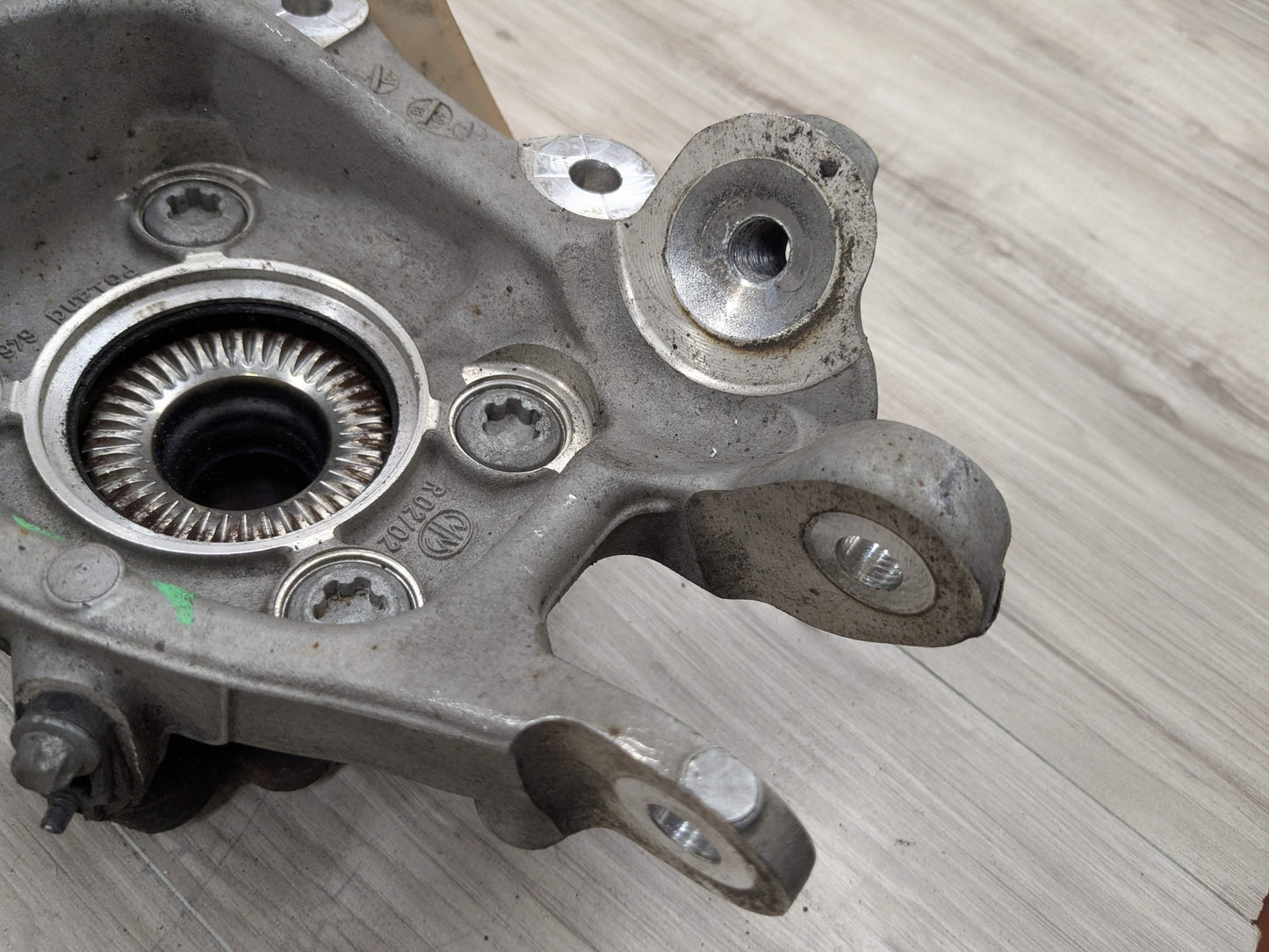 19-25 OEM BMW G20 330 M340 REAR Right Passenger Side Knuckle Hub Spindle Bearing