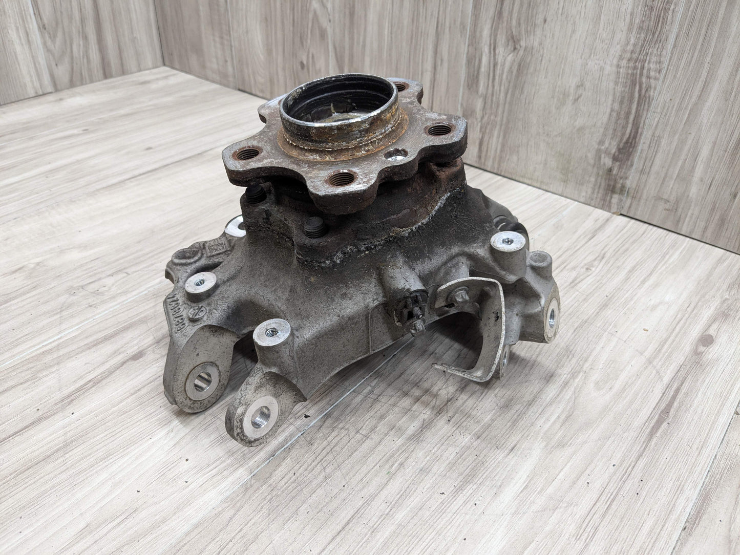 19-25 OEM BMW G20 330 M340 REAR Right Passenger Side Knuckle Hub Spindle Bearing