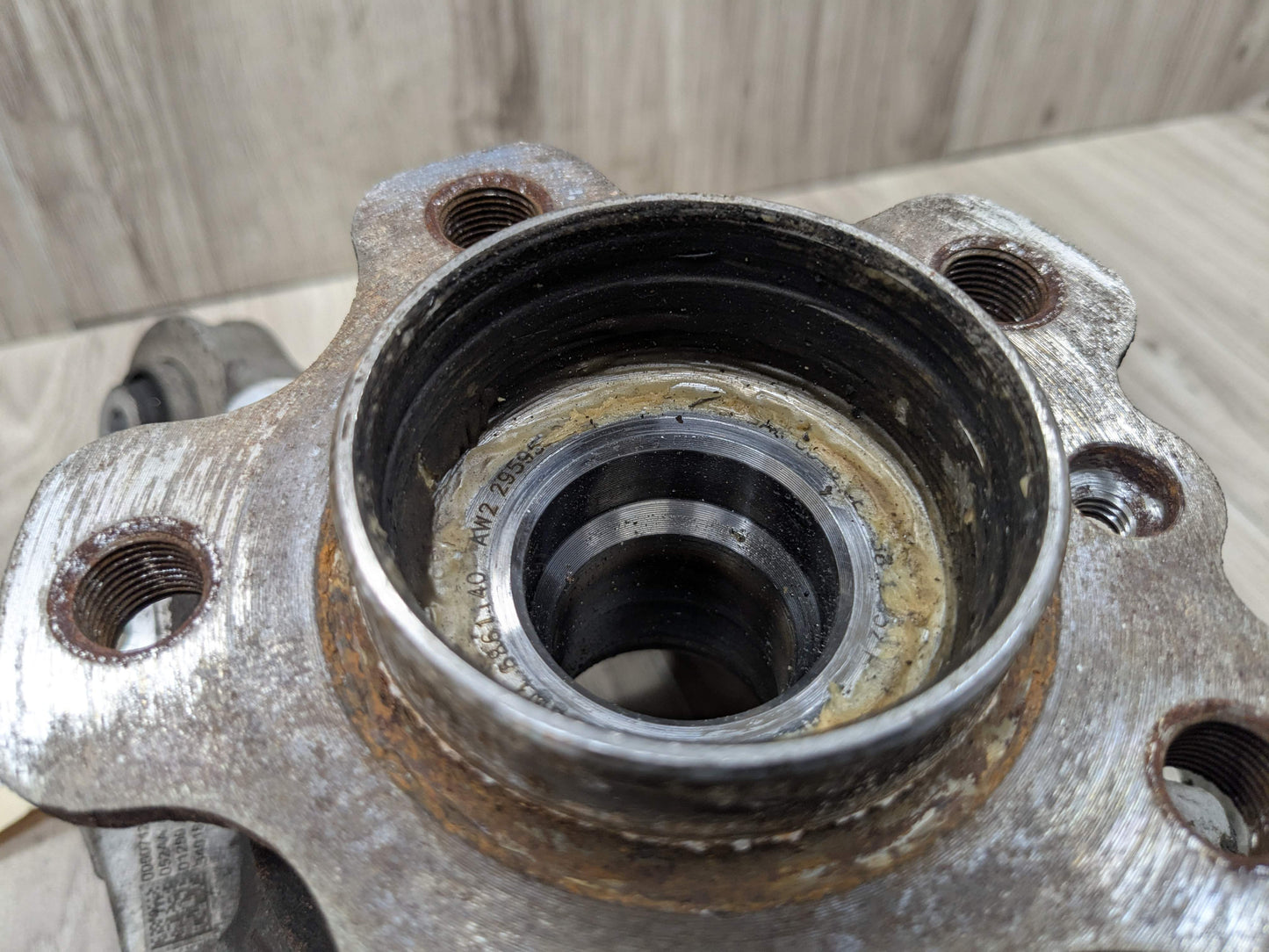 19-25 OEM BMW G20 330 M340 REAR Right Passenger Side Knuckle Hub Spindle Bearing