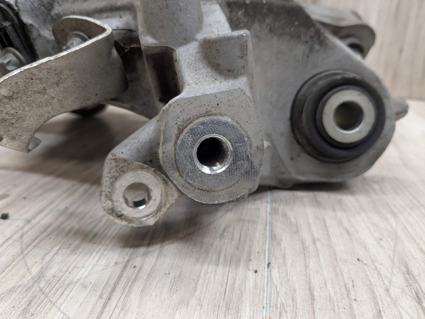 19-25 OEM BMW G20 330 M340 REAR Right Passenger Side Knuckle Hub Spindle Bearing